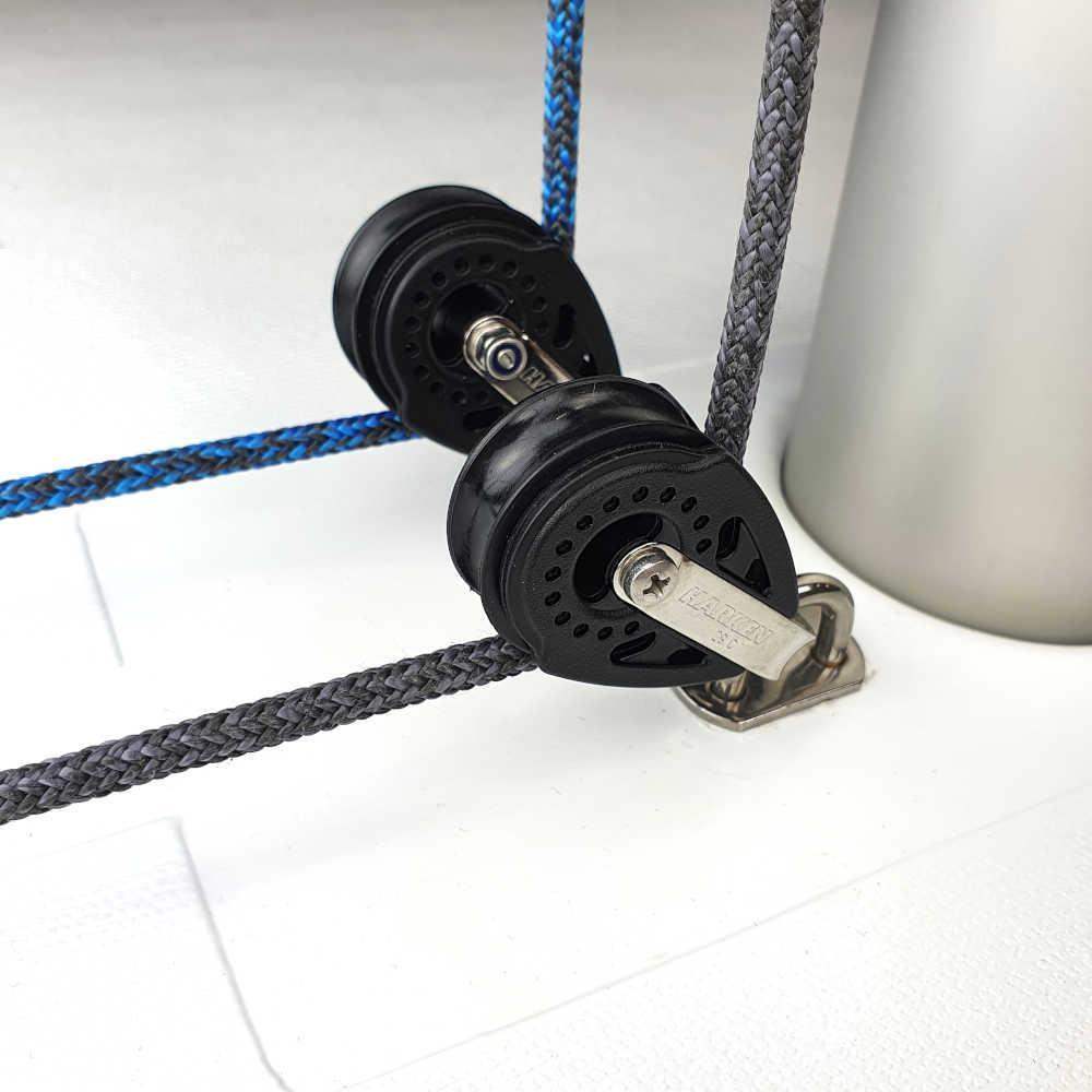 Placa con poleas Harken de 29 mm para ILCA 2